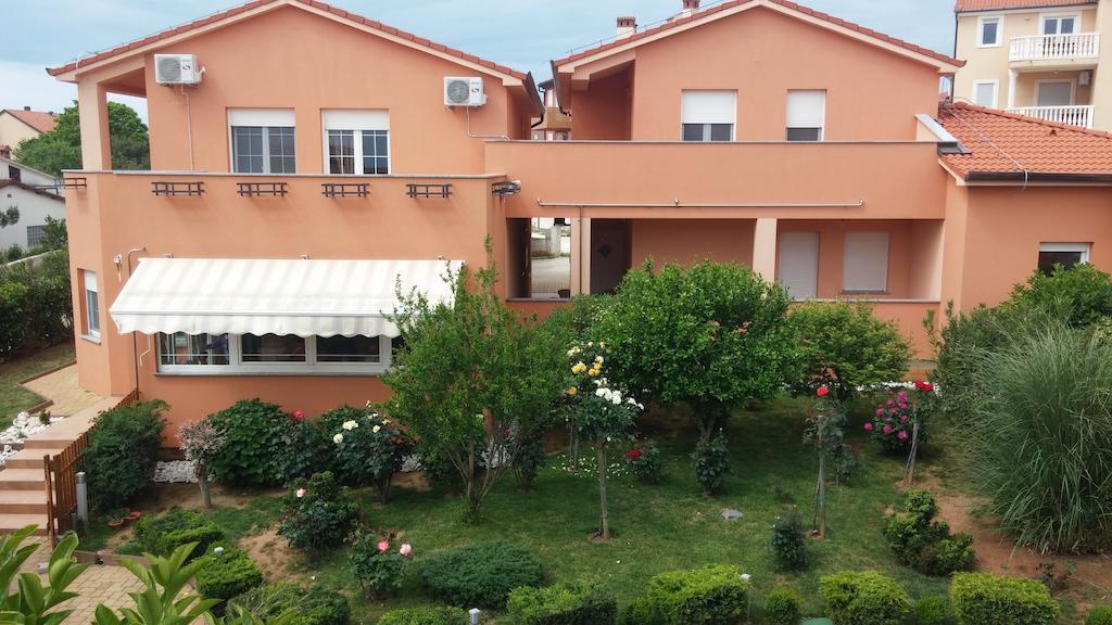Apartments Meri Лижнян Екстер'єр фото